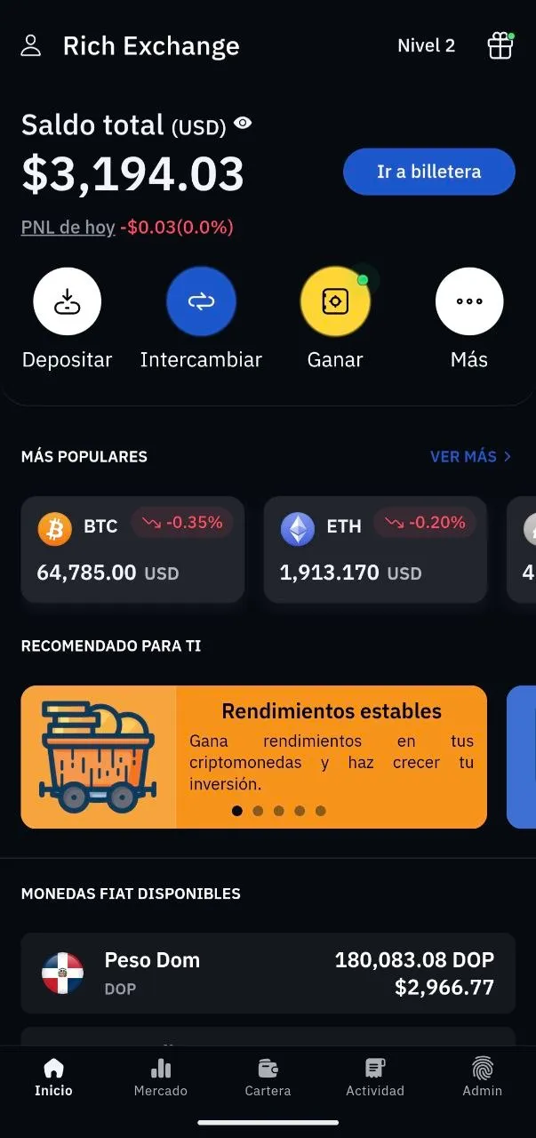 Inicio de la app: saldo total, accesos a depositar, intercambiar y ganar, precios de BTC y ETH, y el peso dominicano entre las monedas fiat disponibles.