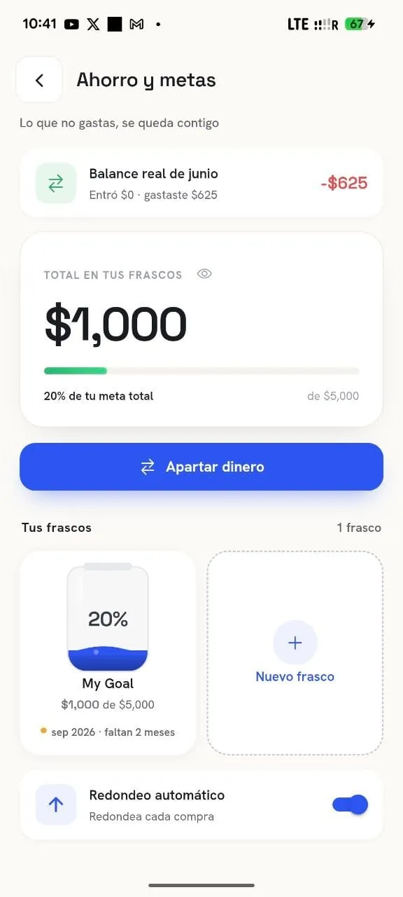 Ahorro y metas: el total en frascos, el progreso hacia la meta y el redondeo automático de cada compra.